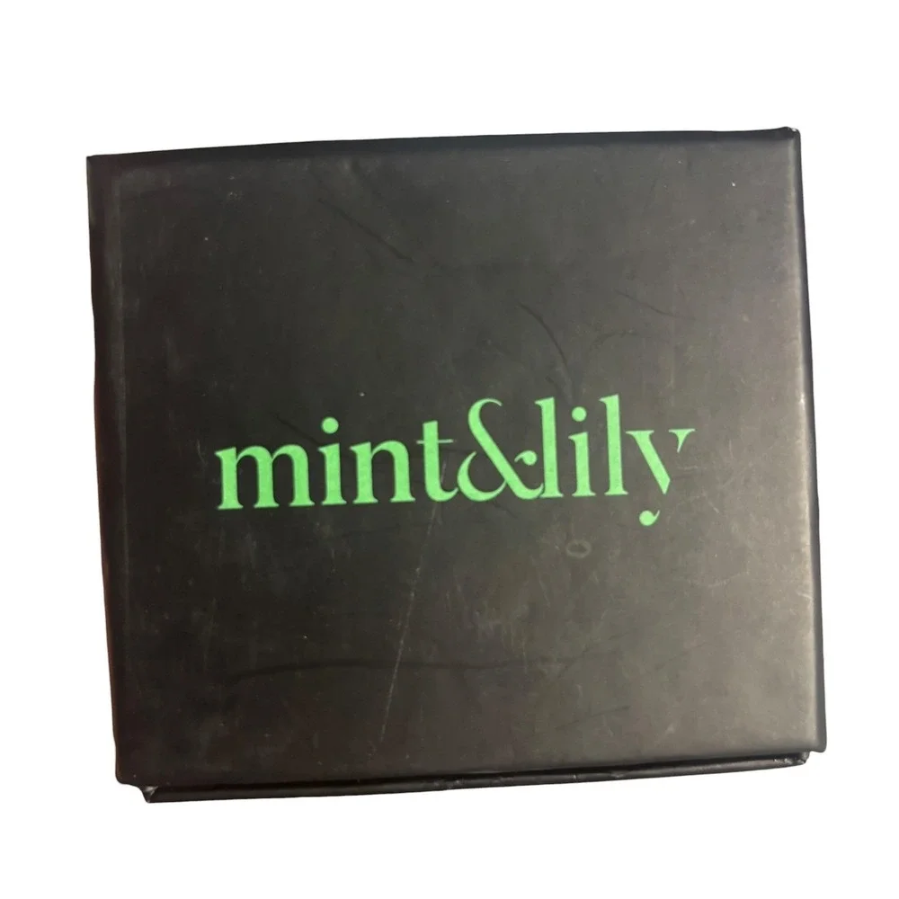 Mint & Lily Silver Straighten‎ Your Crown Daughter Inspirational Cuff Bracelet